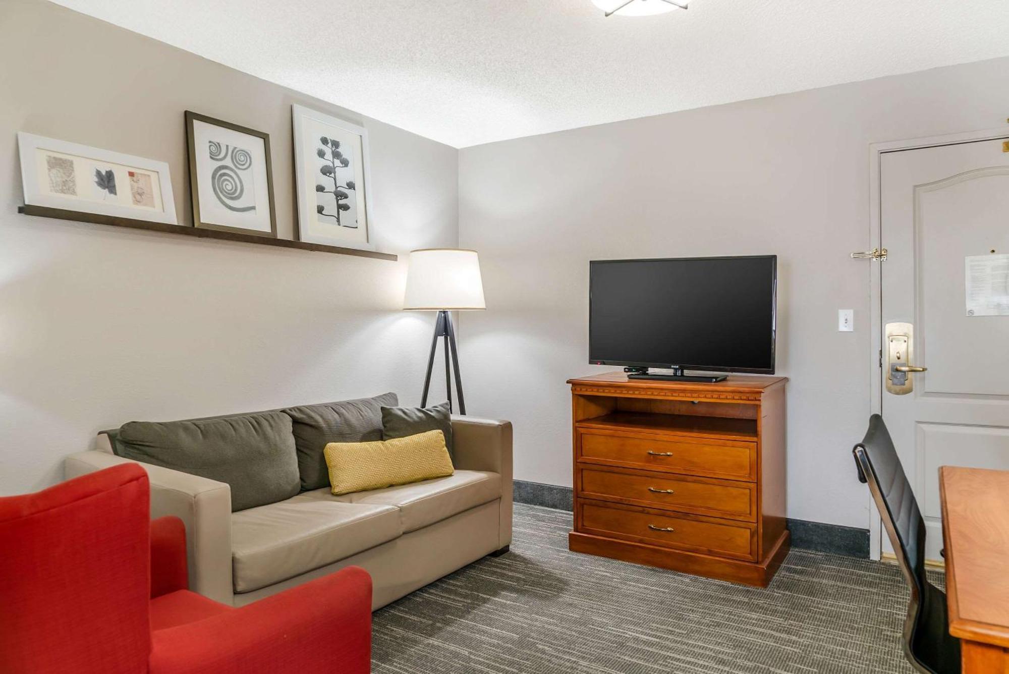 Country Inn & Suites By Radisson, Rossford - Toledo South Exterior photo