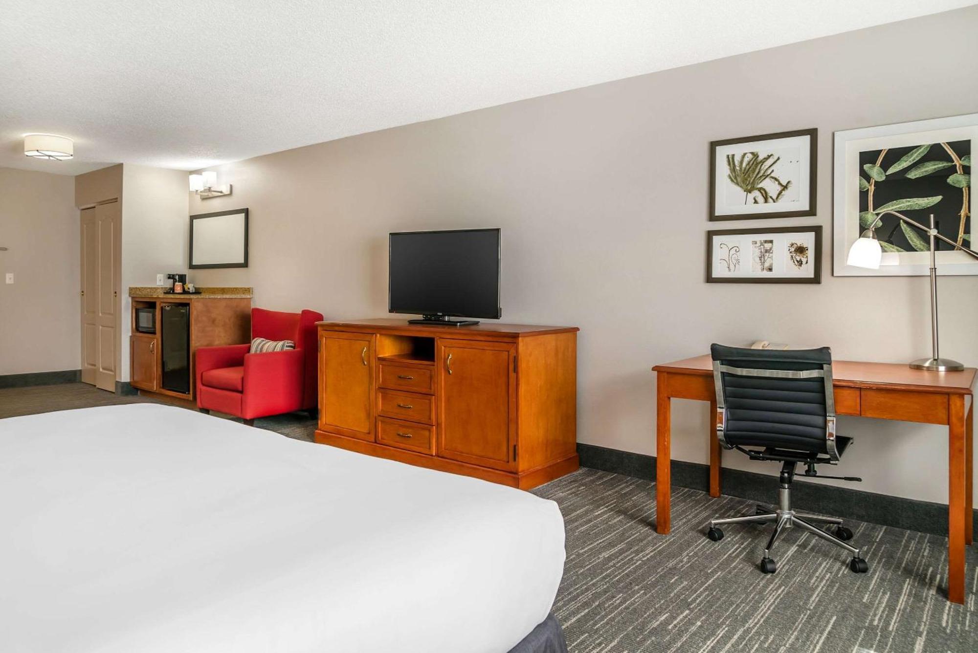 Country Inn & Suites By Radisson, Rossford - Toledo South Exterior photo