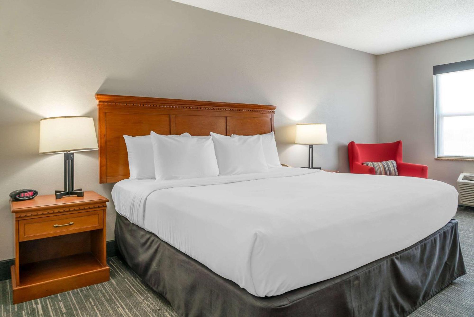 Country Inn & Suites By Radisson, Rossford - Toledo South Exterior photo