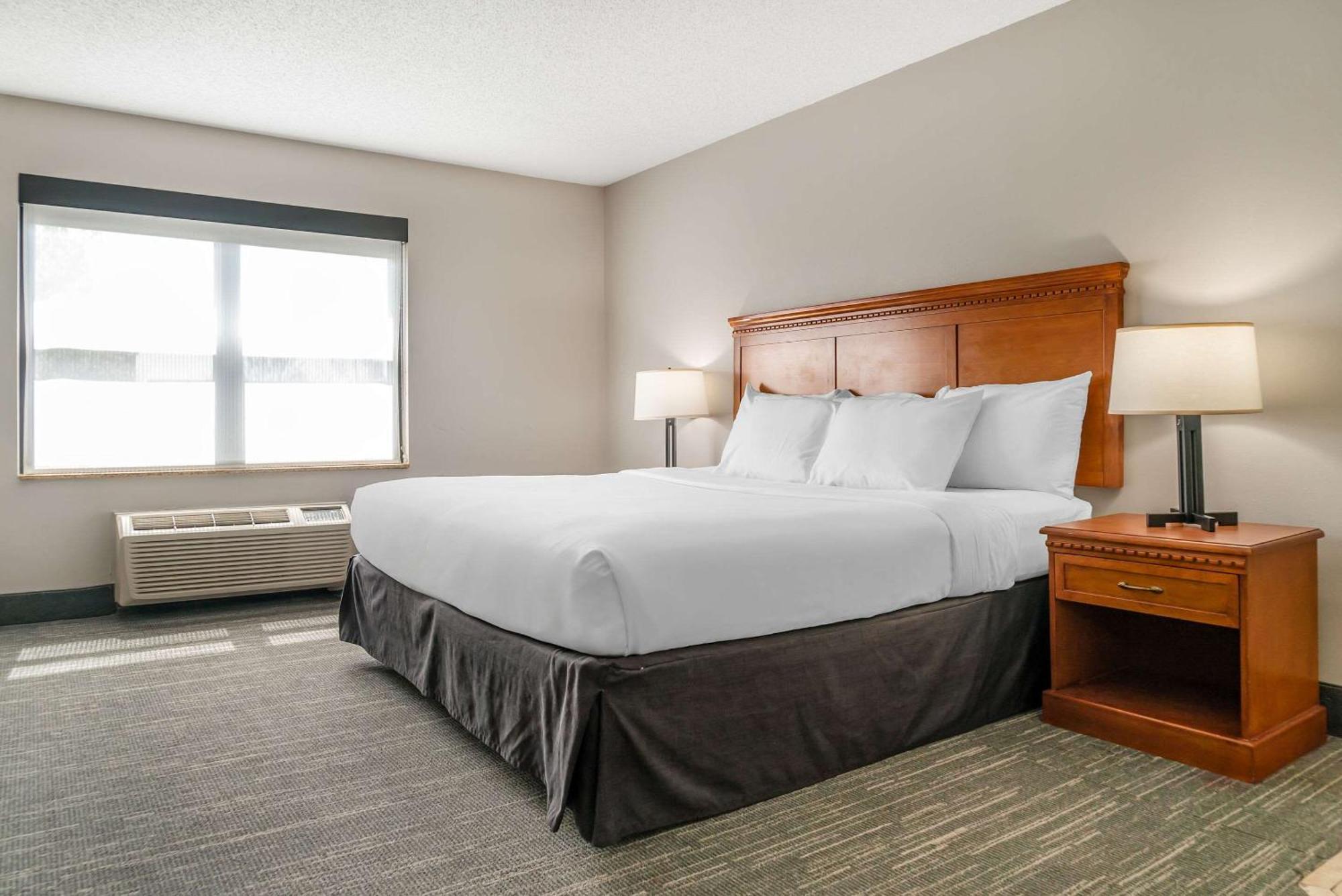 Country Inn & Suites By Radisson, Rossford - Toledo South Exterior photo