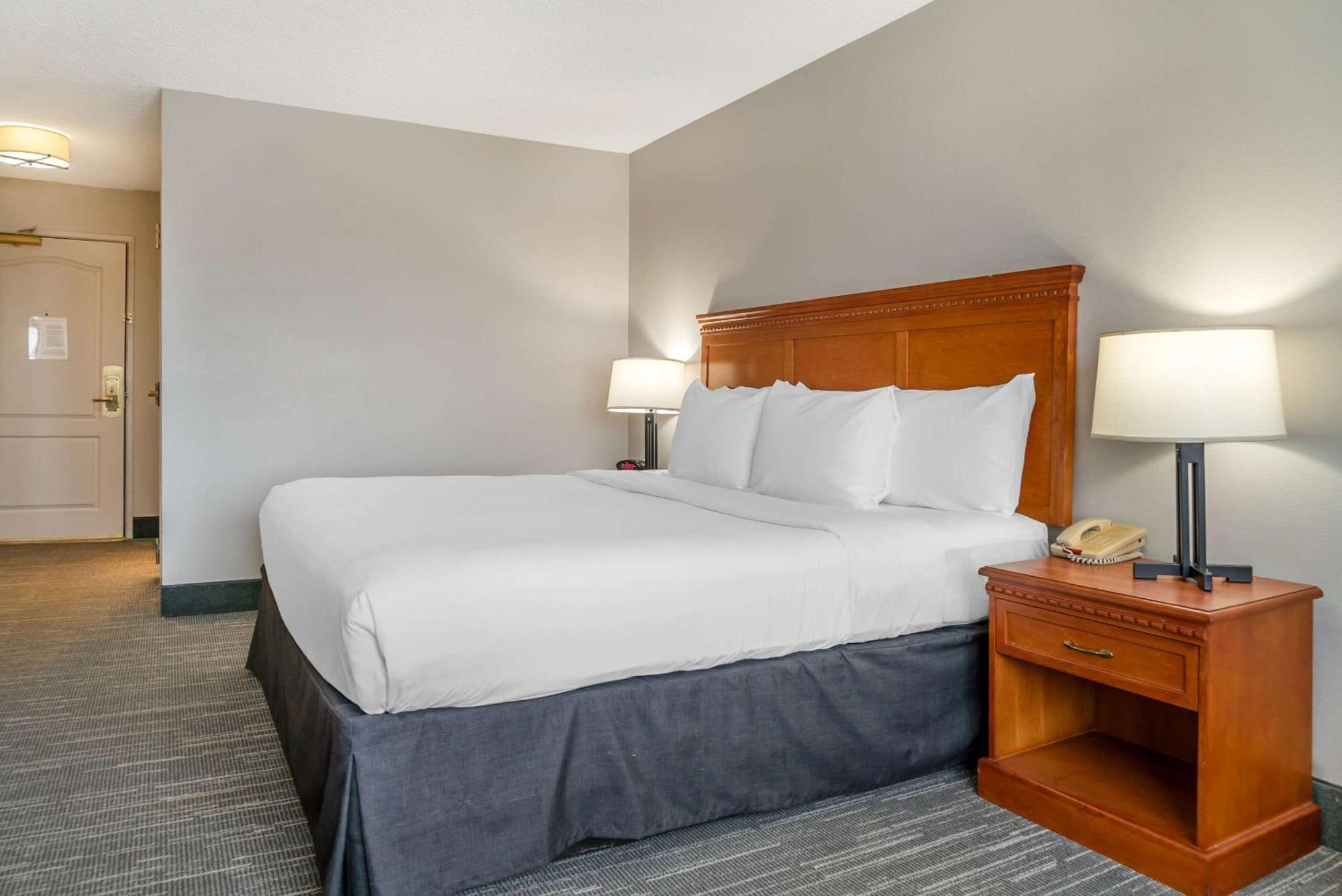 Country Inn & Suites By Radisson, Rossford - Toledo South Exterior photo