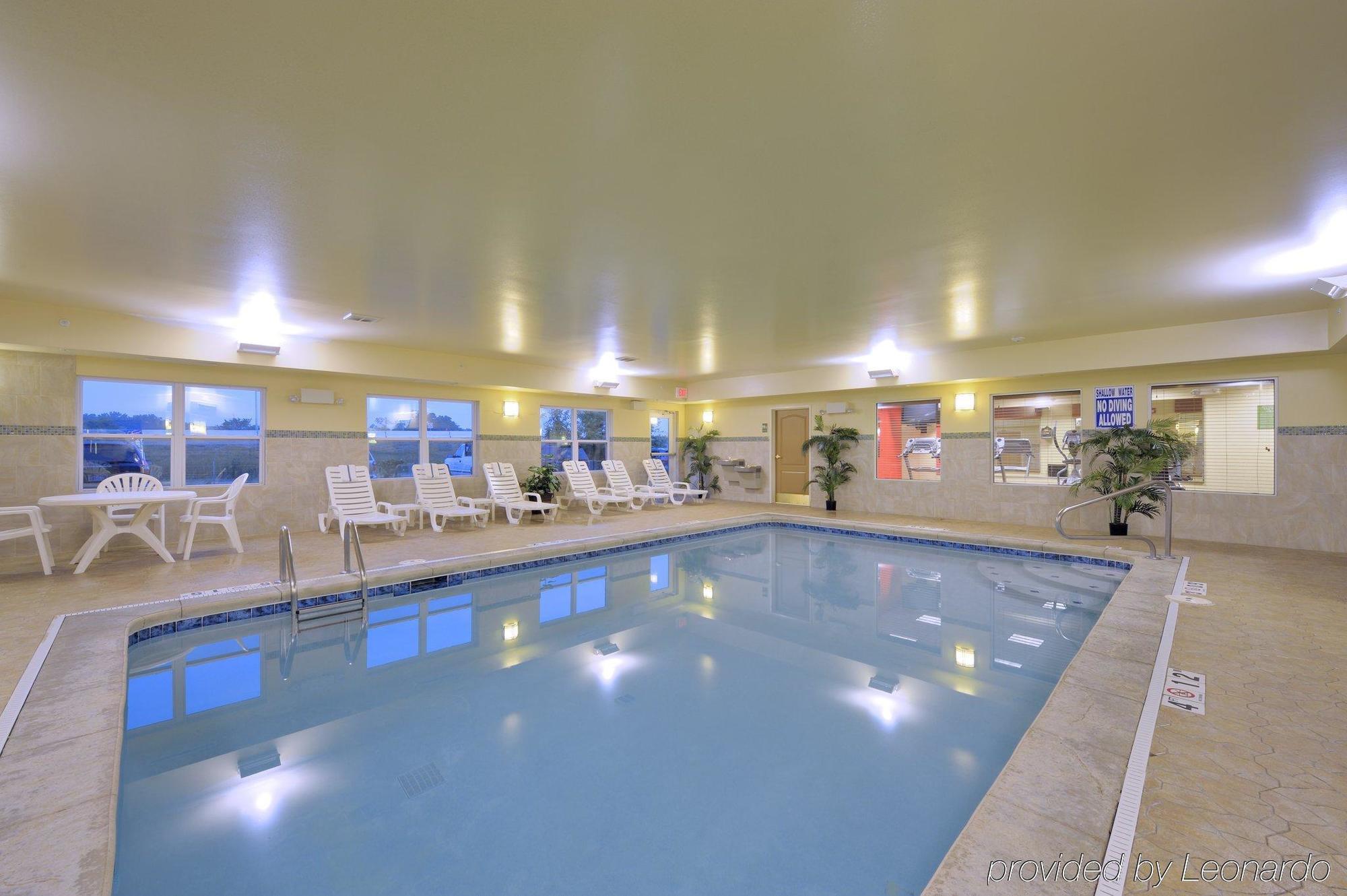 Country Inn & Suites By Radisson, Rossford - Toledo South Exterior photo